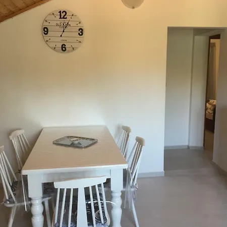 Apart Mani Di Lauro Apartman Preko